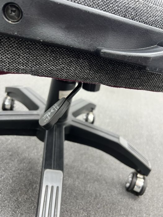 Стулья кресло в офис