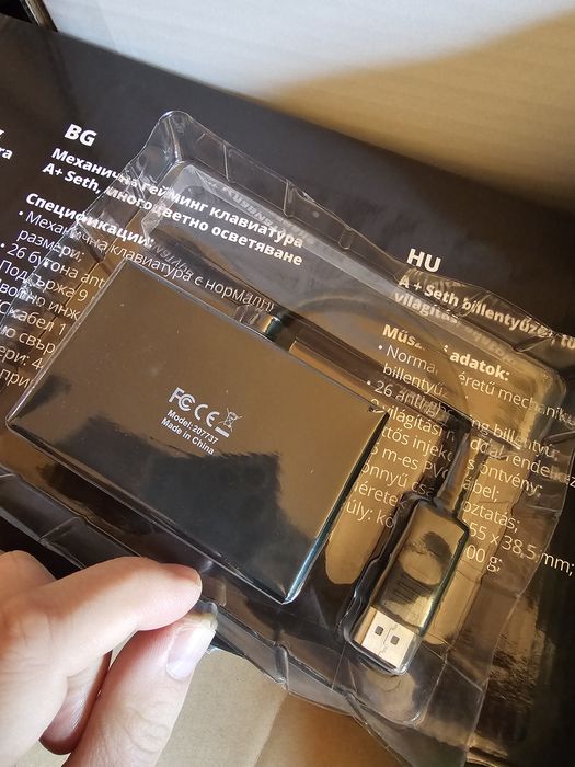 Splitter Multiplicator 1 la 4 x Display port, MANHATTAN