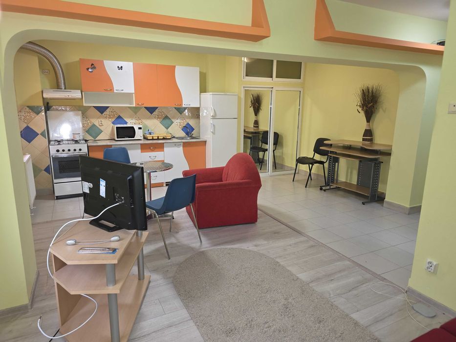 Garsoniera moderna in Trivale, stradal, complexul II