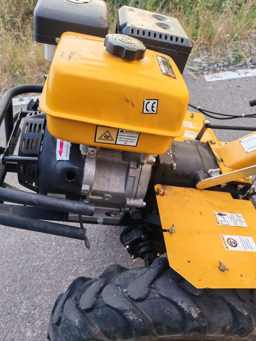 Se vinde motocultor pro garda