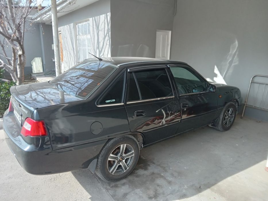 Sotiladi nexia 2 mator1.6 ideal holatda