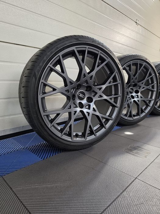 Оригинални Audi RS3 8Y 19" джанти Performance Edition Motorsport + Pirelli
