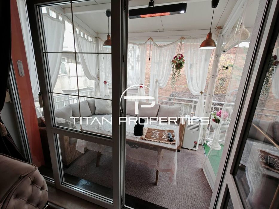 Дава се под наем Етаж от къща в Пловдив, Център - 140 кв.м за 1000 € - Снимка #4