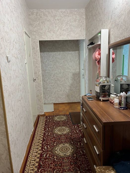 Срочно продается 2 комнатная квартира на оптимальный цена