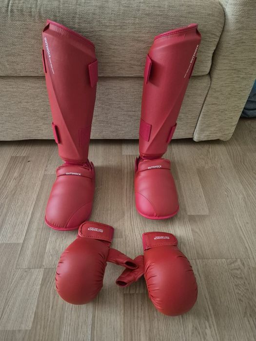 Tibiere si mănusi karate