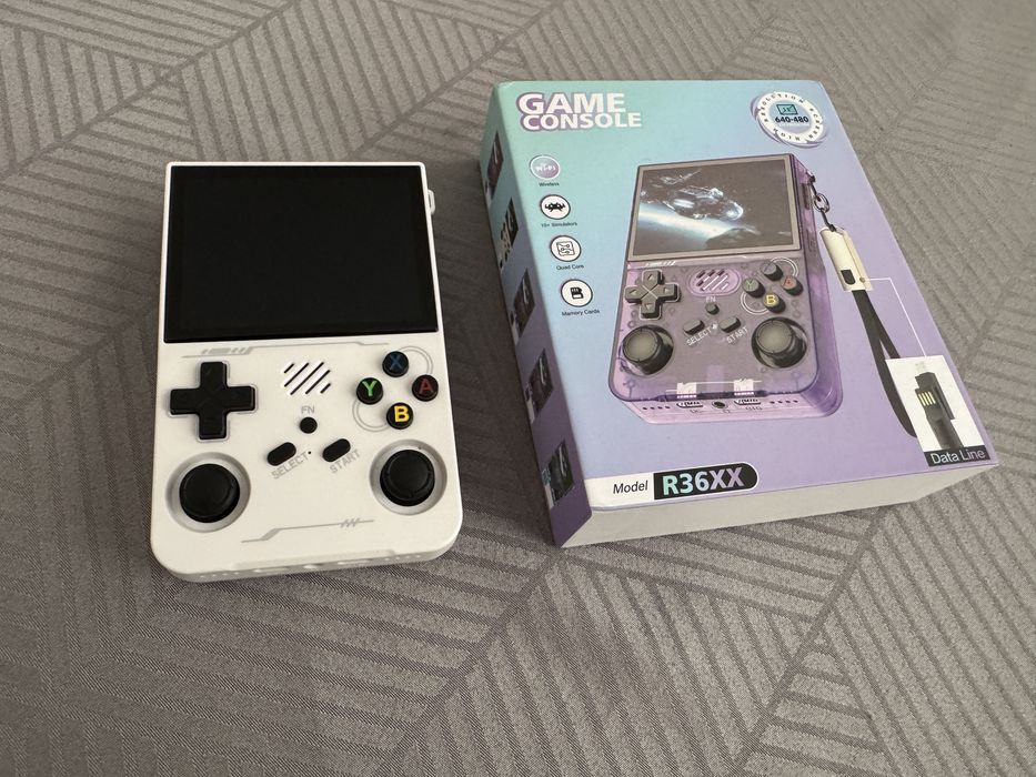 Consolă Retro Portabilă R36XX – Ecran IPS 3.5", Wi-Fi, Mii de Jocuri