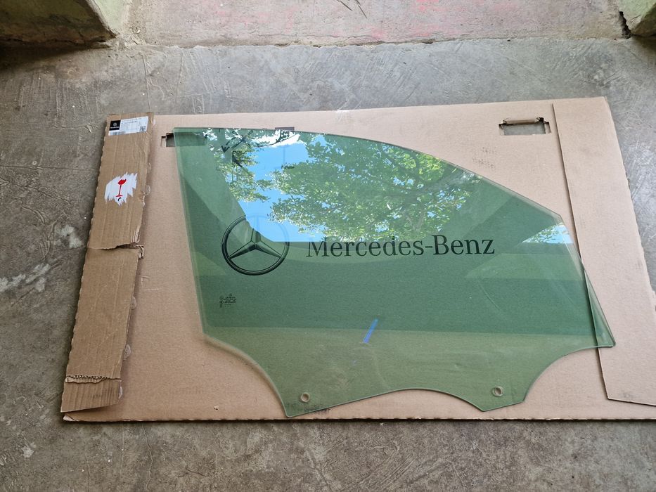 Geamuri fața Mercedes Benz gle w167 .Stanga + dreapta


-