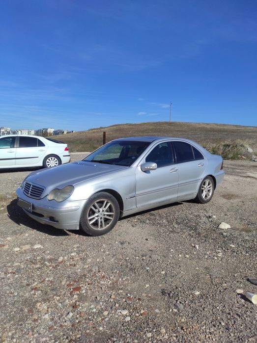 Mercedes-Benz C220