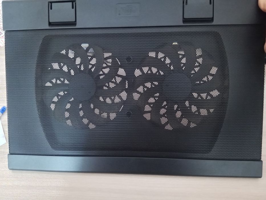 Продам подставку под ноутбук