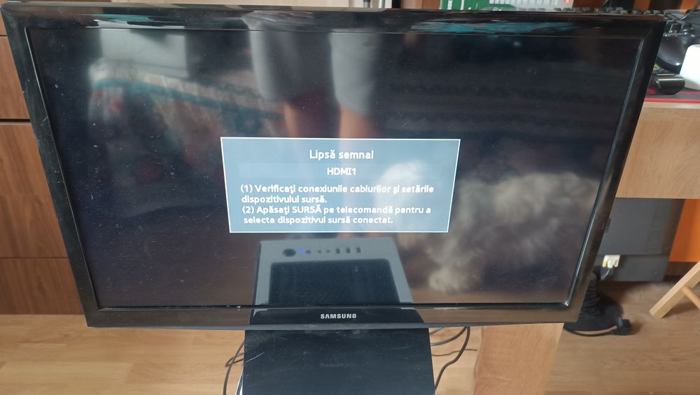 Televizor Led Samsung 24 inch cu telecomanda originala suport perete