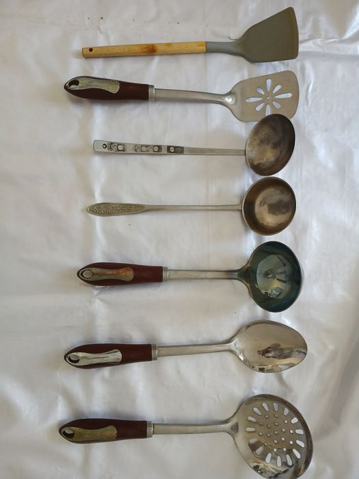 Столовые наборы для кухни