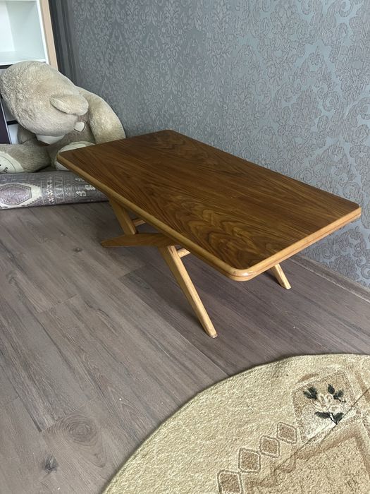 Продам журнальный столик