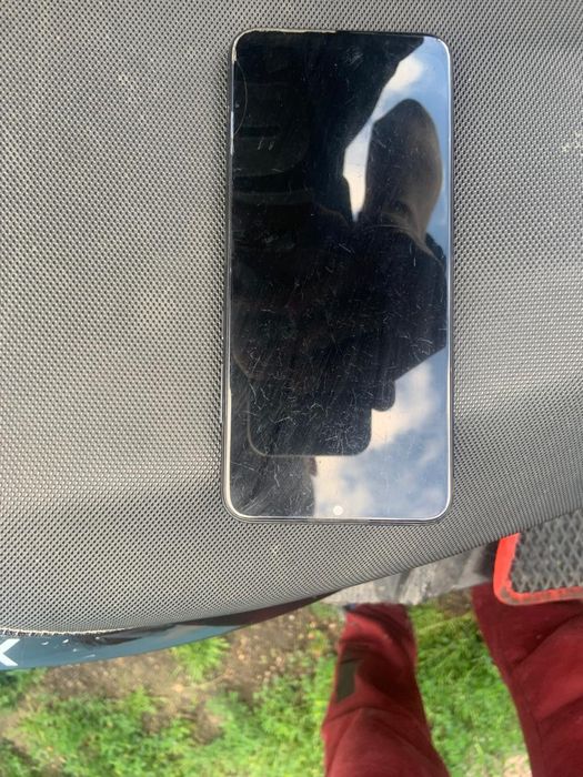 Продам самсунг А04е в хорошем состояние