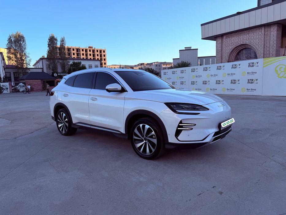 BYD Champion 605 Km Full