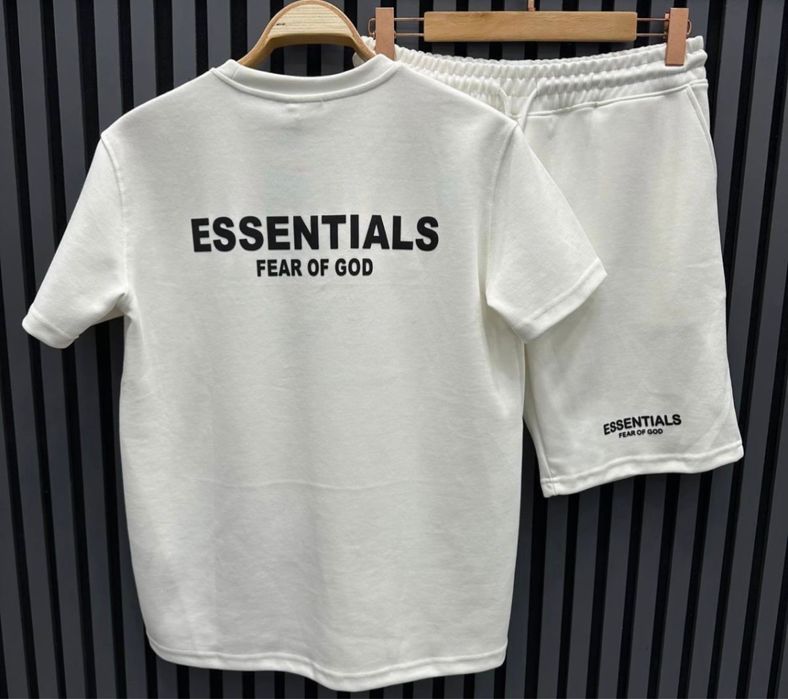 Compleu  Essentials bărbați.