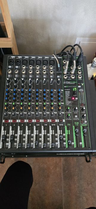 Mixer mackie profx12v3