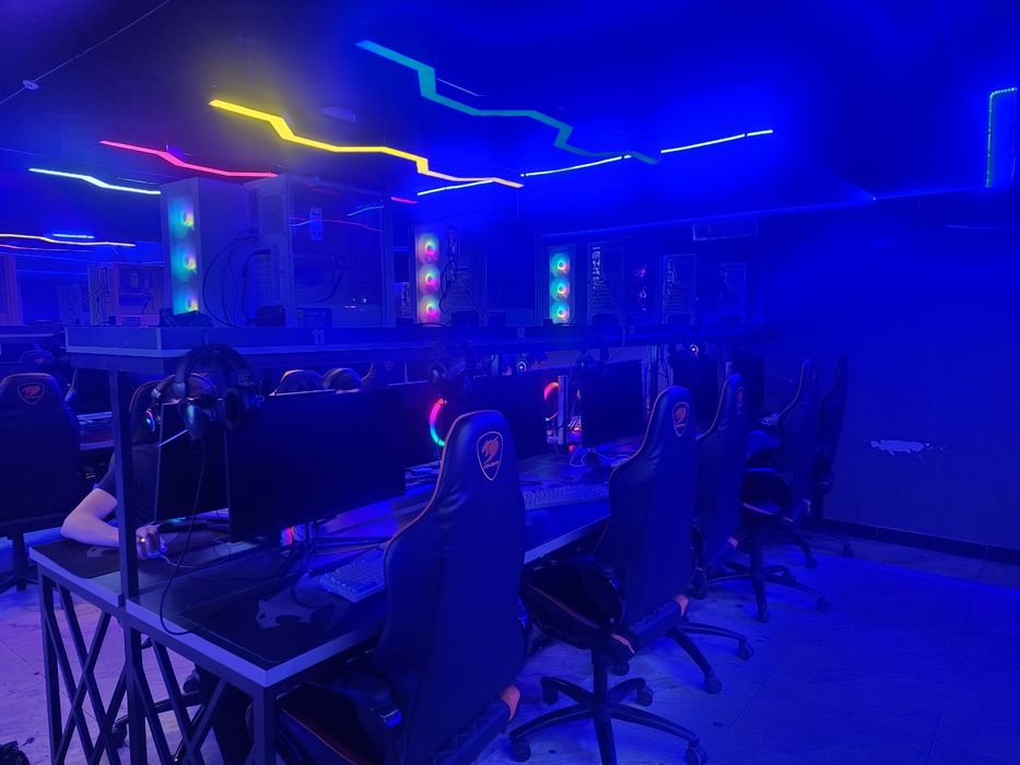 Продаётся готовый бизнес — компьютерный клуб (51 ПК + мебель)
Продаётс