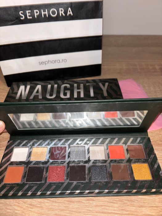 Paleta eyeshadows Naughty KYLIE JENNER