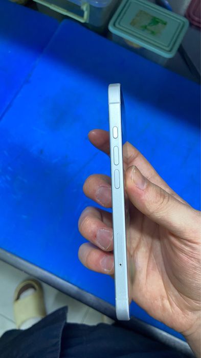 Айфон 16 белый все в оригинале