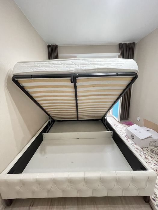 Продам двухспальную кровать