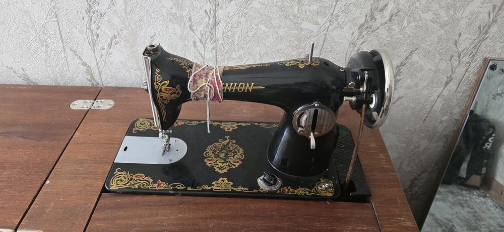 Продам швейную машинку "Подольск" в хорошем состоянии.