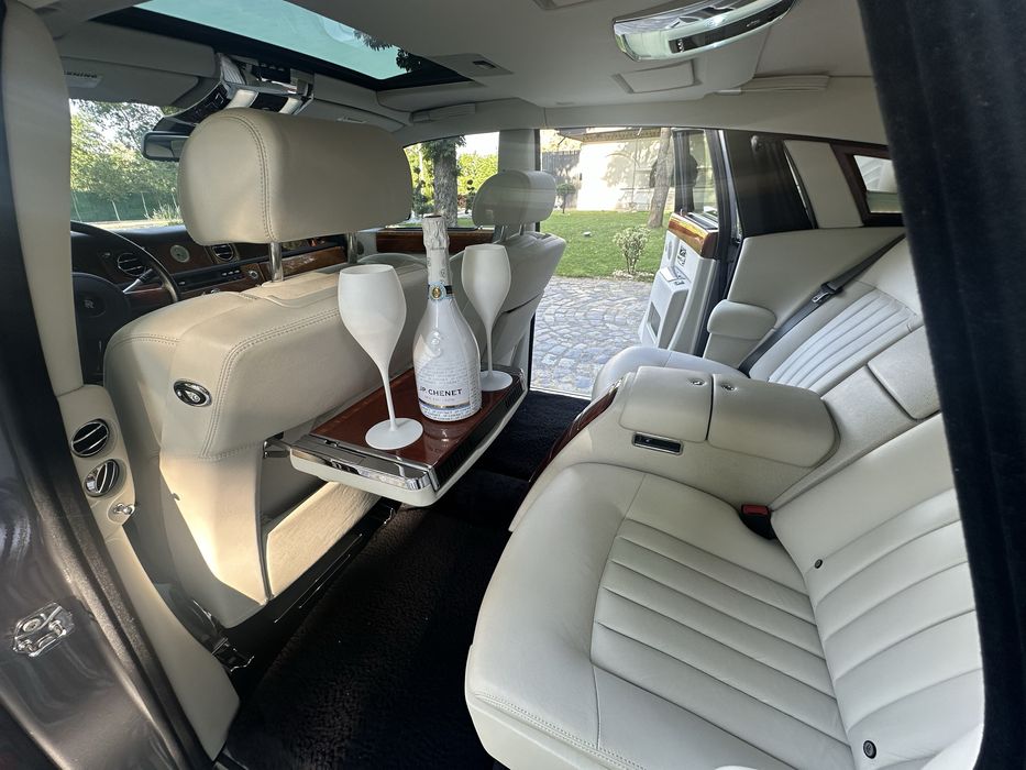 Închirieri limuzina Rolls Royce nunta botez filmari petreceri