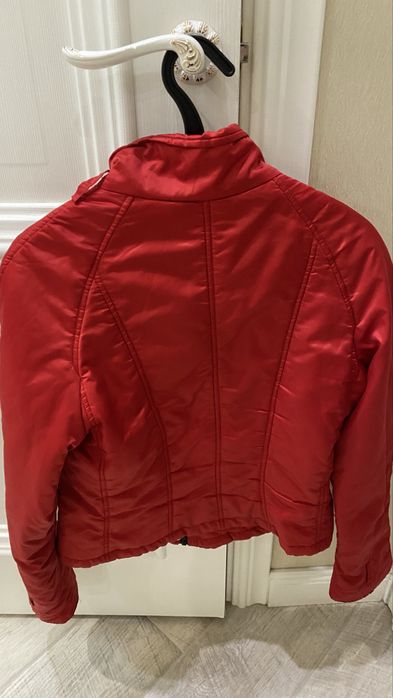 Продам женскую куртку размер 48