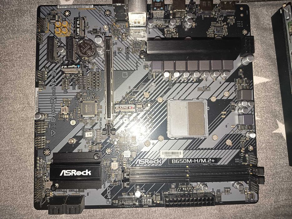 Lot de piese cu probleme, placa baza AM5 Asrock B650, GTX 1050 GTX 750, memorii ddr3 si ddr4, ssd uri, mini pc