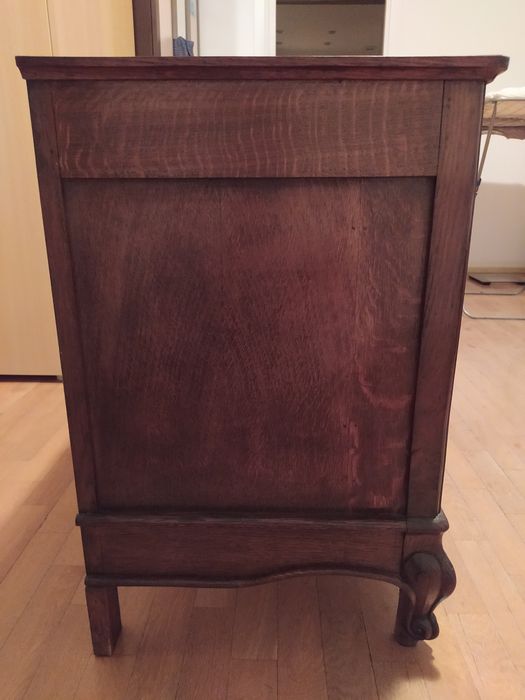 Винтидж шкаф от истинско дръво