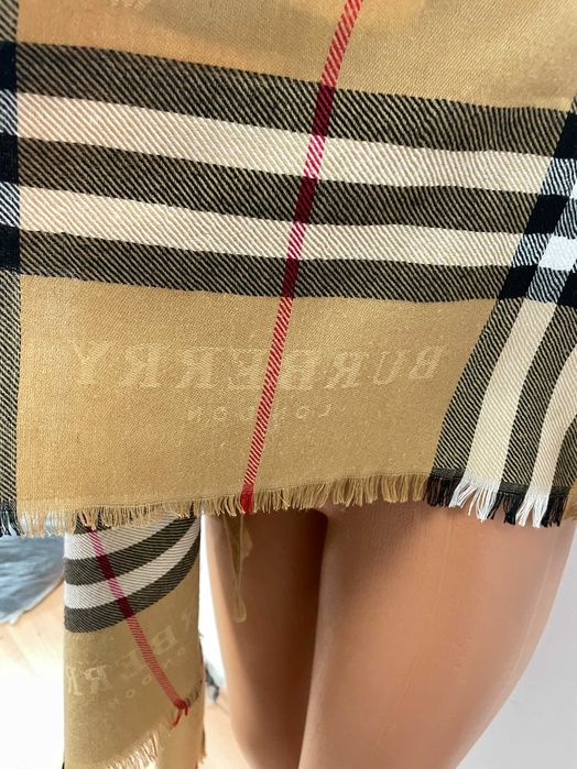 BURBERRY дамски кашмирен шал 100% КАШМИР