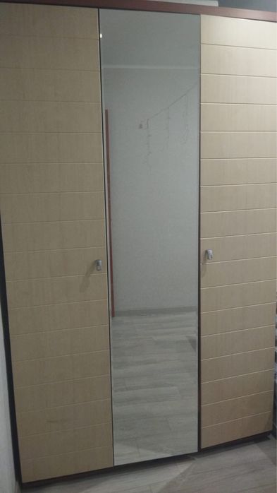 Продам шкаф срочно