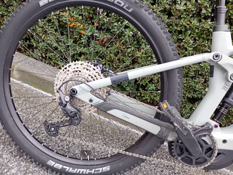 Bicicleta electrica Cube carbon 750