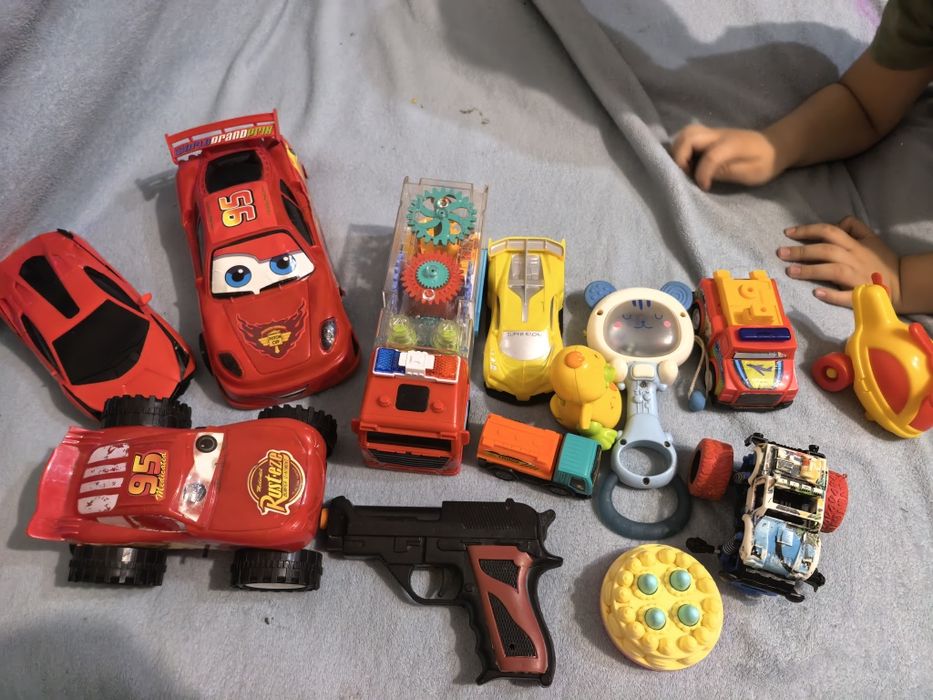 Игрушки все за 4 тыс есть сломанные