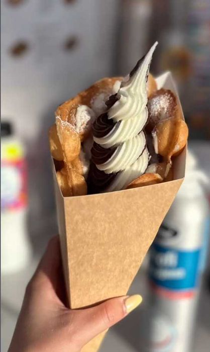 AFACERE LA CHEIE: Locatie Ice & Roll & Cake and Roll + SRL