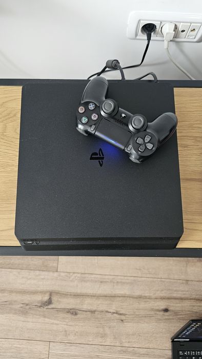Playstation 4 slim 1TB