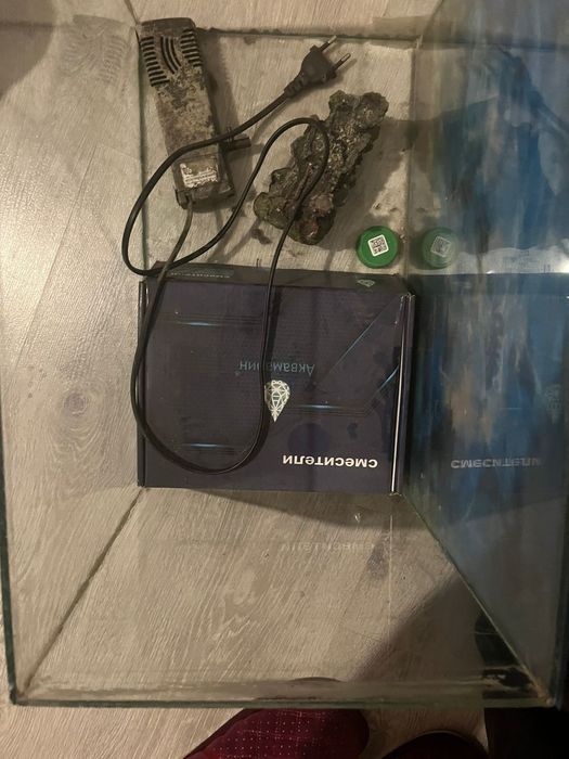 Продам аквариум с объемом 30 литров