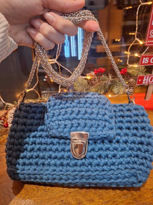 Плетени дамски чанти на една кука