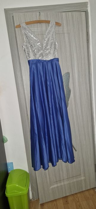 Vând rochi de ocazie marimea XS