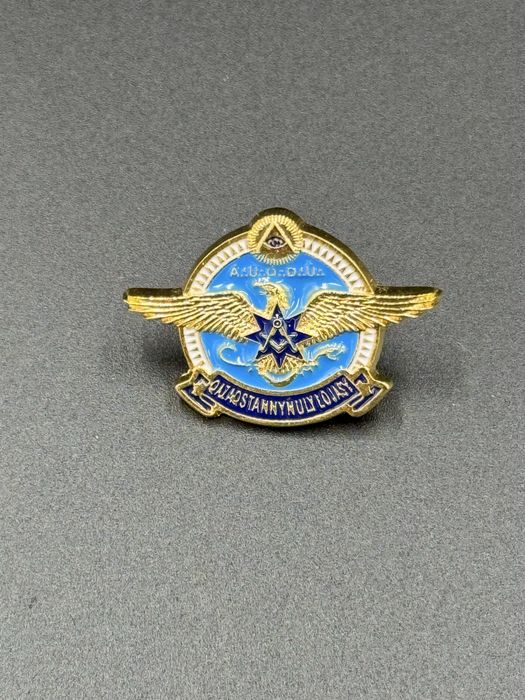 Продаются нагрудные значки