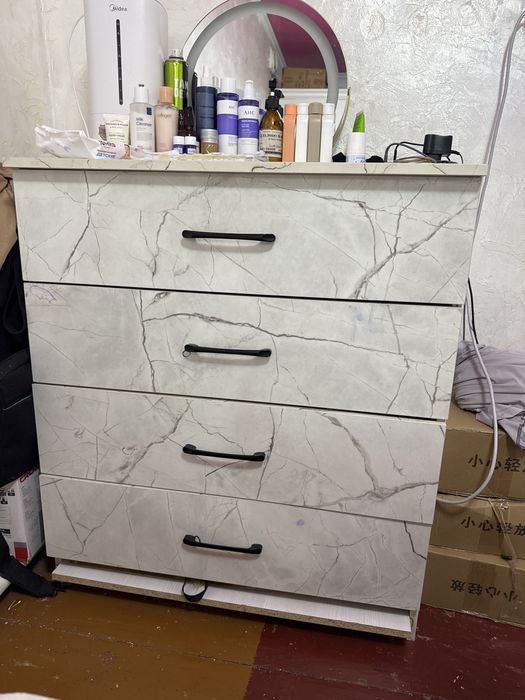 Продам комод в хорошем состояний