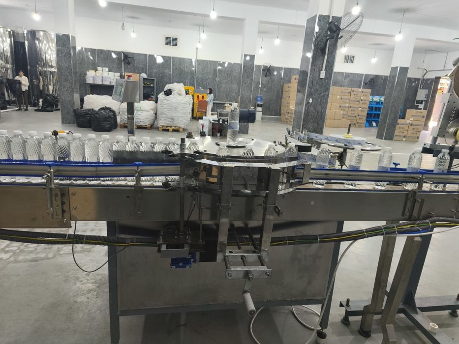 Etiketka uskunasi polipropilen uchun.( этикетировщик этикетка полипр