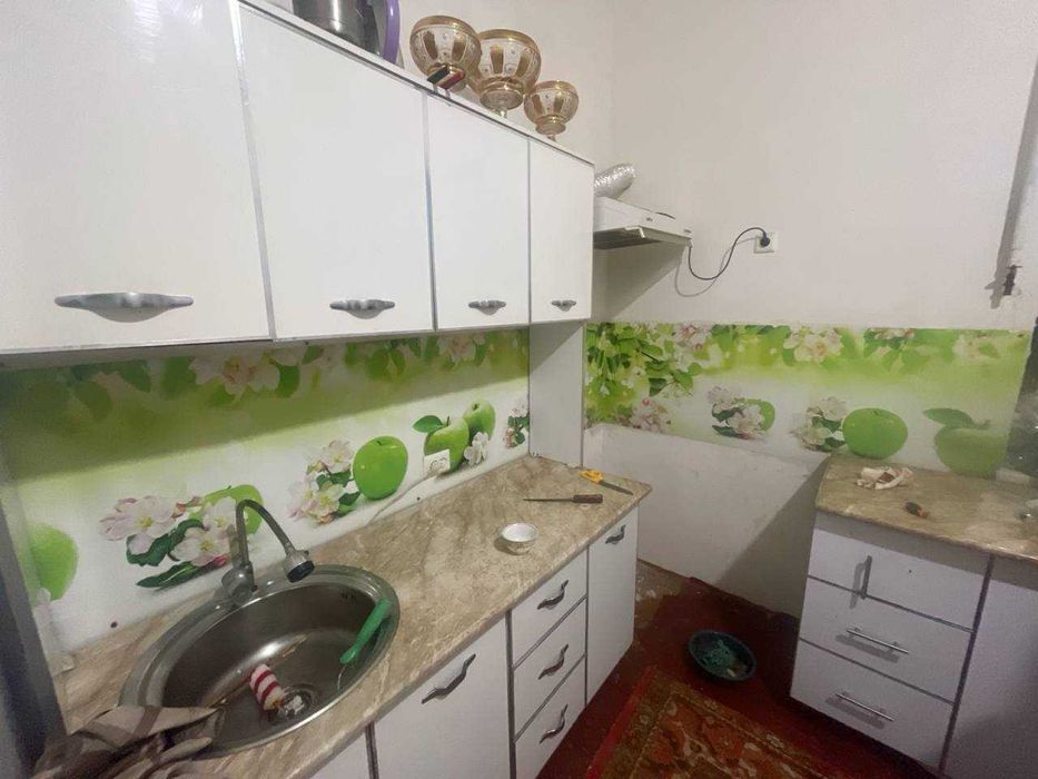 ПВХ является практичным решением для защиты рабочей зоны кухни