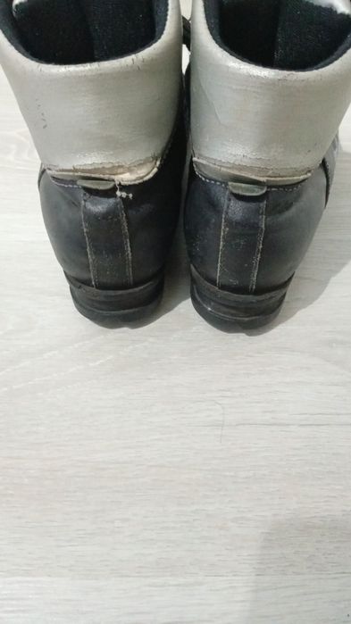 Продам лыжный ботинок