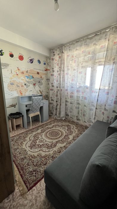 Продам квартиру 4-комнатную