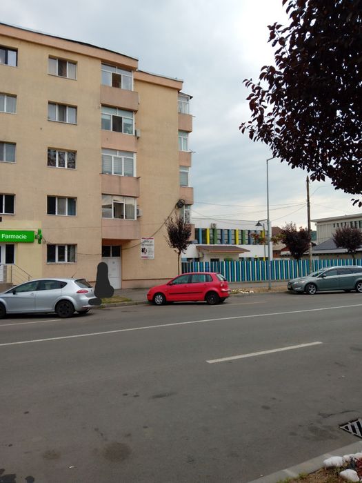 Vând apartament în Rovinari