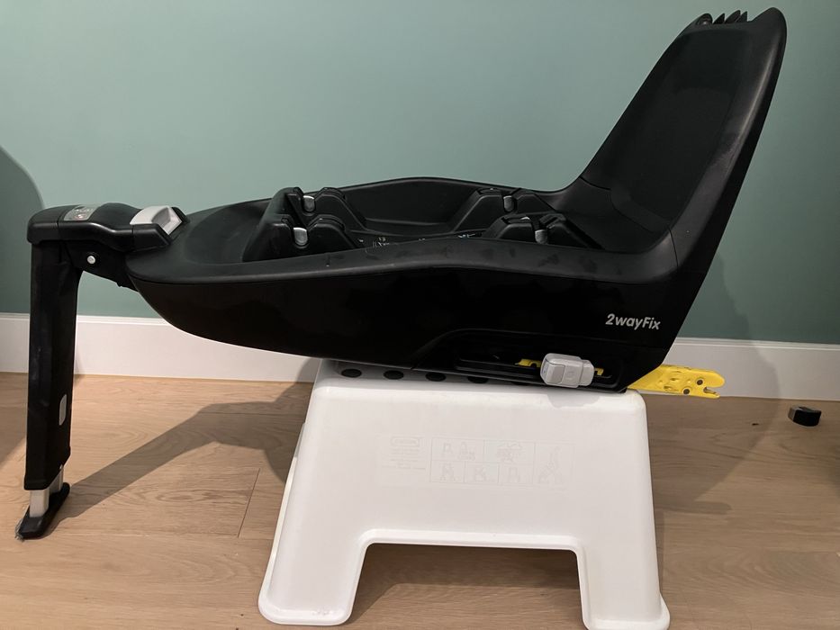 Scaun auto copil ISOFIX (0-4 ani) Maxi-Cosi reversibil