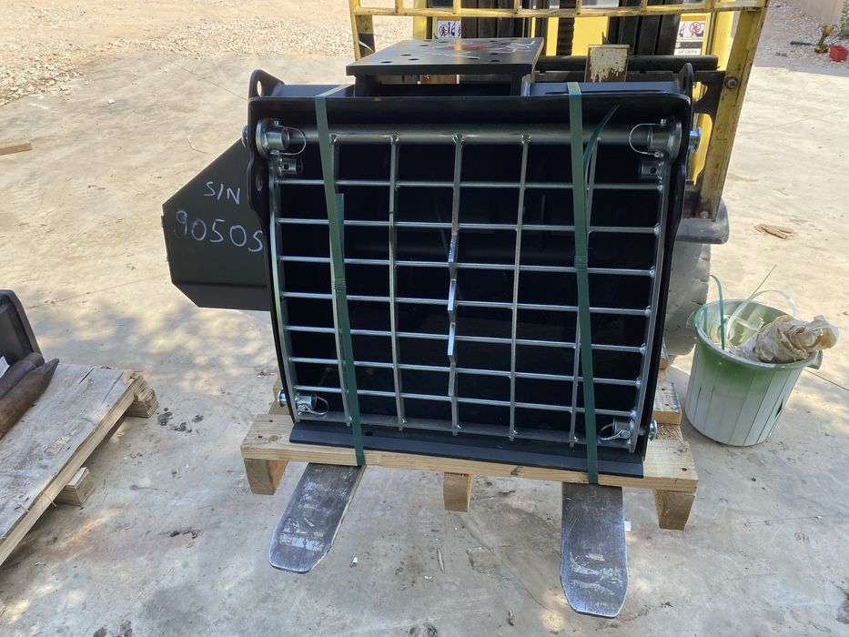 Кофа за Багер за  бъркане на бетон.  Чисто нова