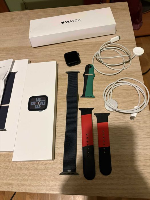Смарт часовник Apple Watch SE 2 44mm Black