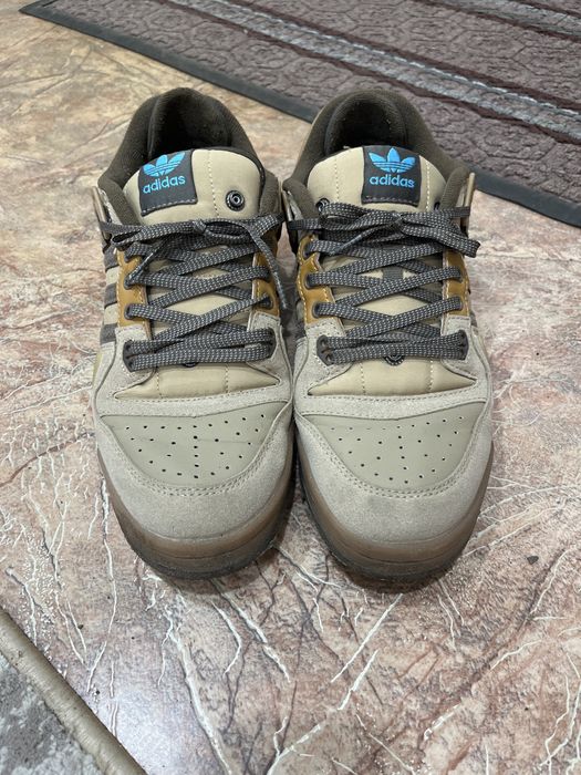 Продам Обувь Адидас