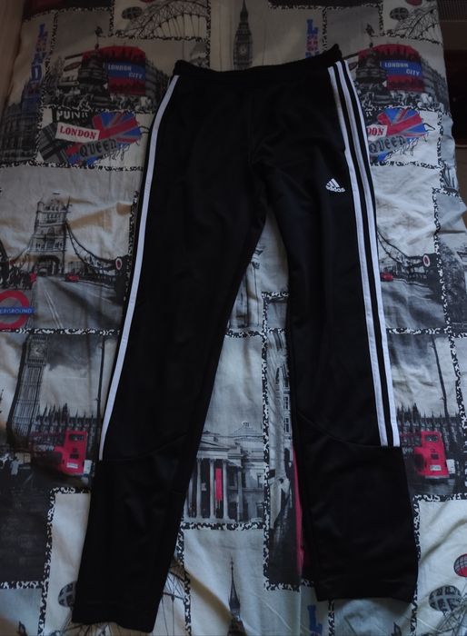 Продавам Adidas долнище
